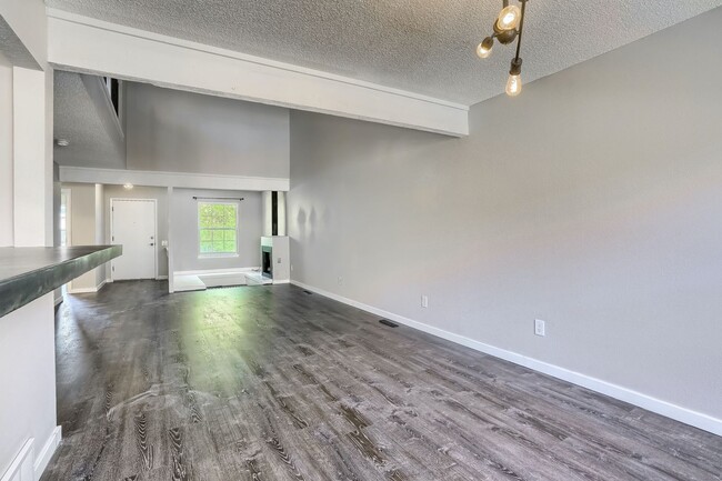 Building Photo - 13204 E Linvale Pl