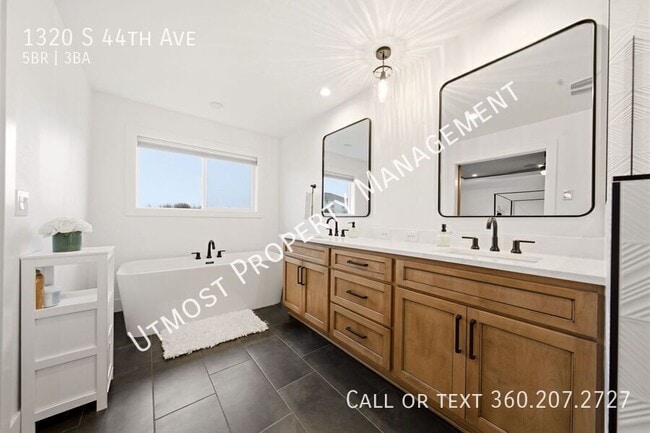 Building Photo - 1320 South 44th Ave