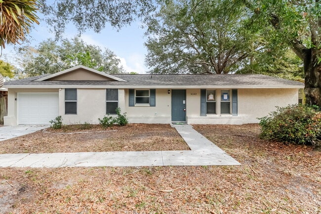 Primary Photo - 4102 N Bay Hills Blvd