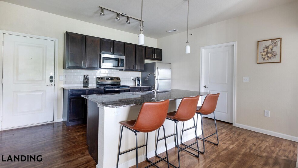 Building Photo - 715 W Slaughter Ln