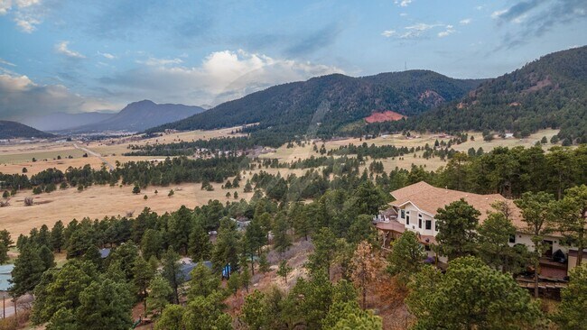 Building Photo - Million Dollar Views in Larkspur