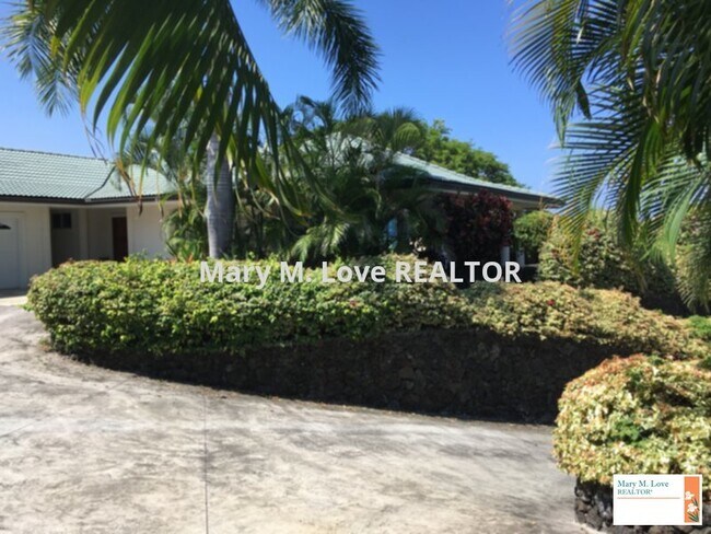 Building Photo - GORGEOUS 2 BED/2BATH HOME WITH POOL