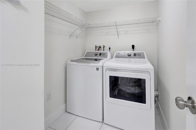 Building Photo - 15638 SW 91st Ln
