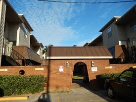 Building Photo - 2509 Giuffrias Ave