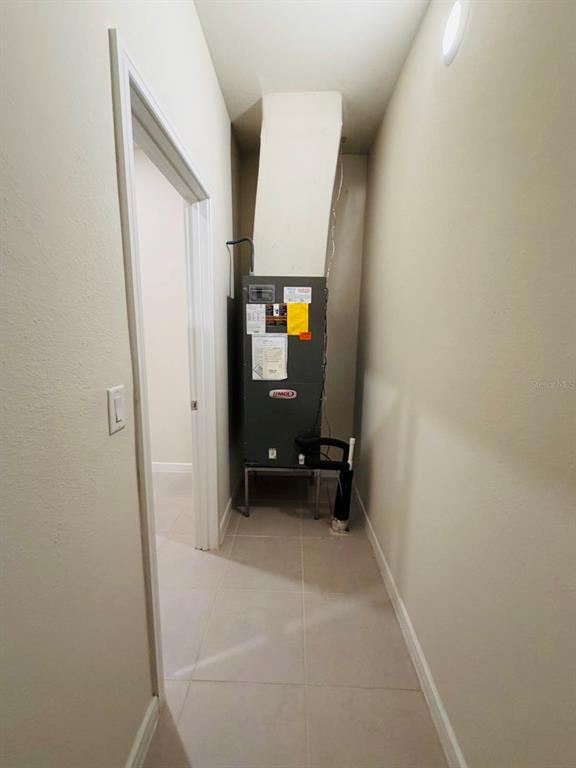 Building Photo - 13049 Skyway Ln