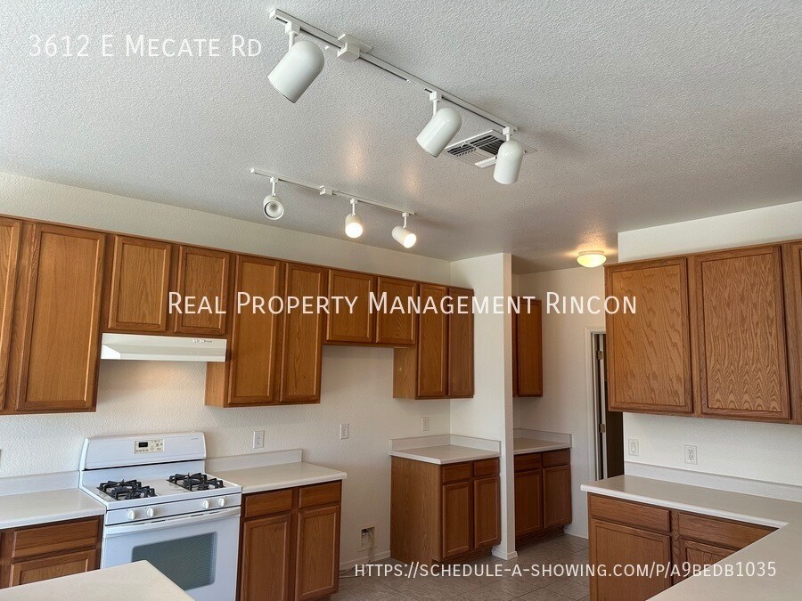 Building Photo - 3612 E Mecate Rd