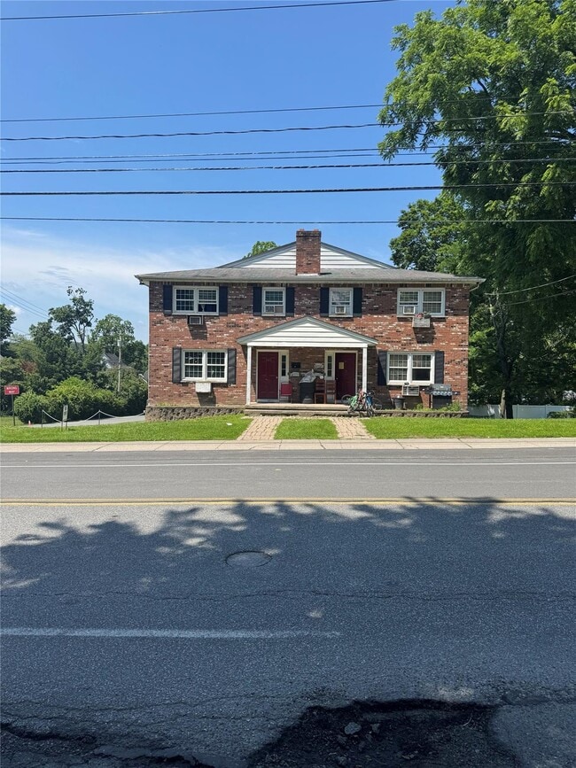 Primary Photo - 105 N Main St