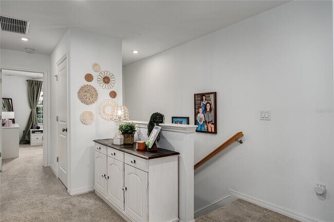 Building Photo - 10348 Oakside Dr