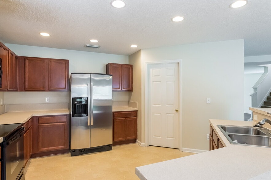 Building Photo - 150 Bedstone Drive