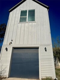 Building Photo - 1916 Webberville Rd