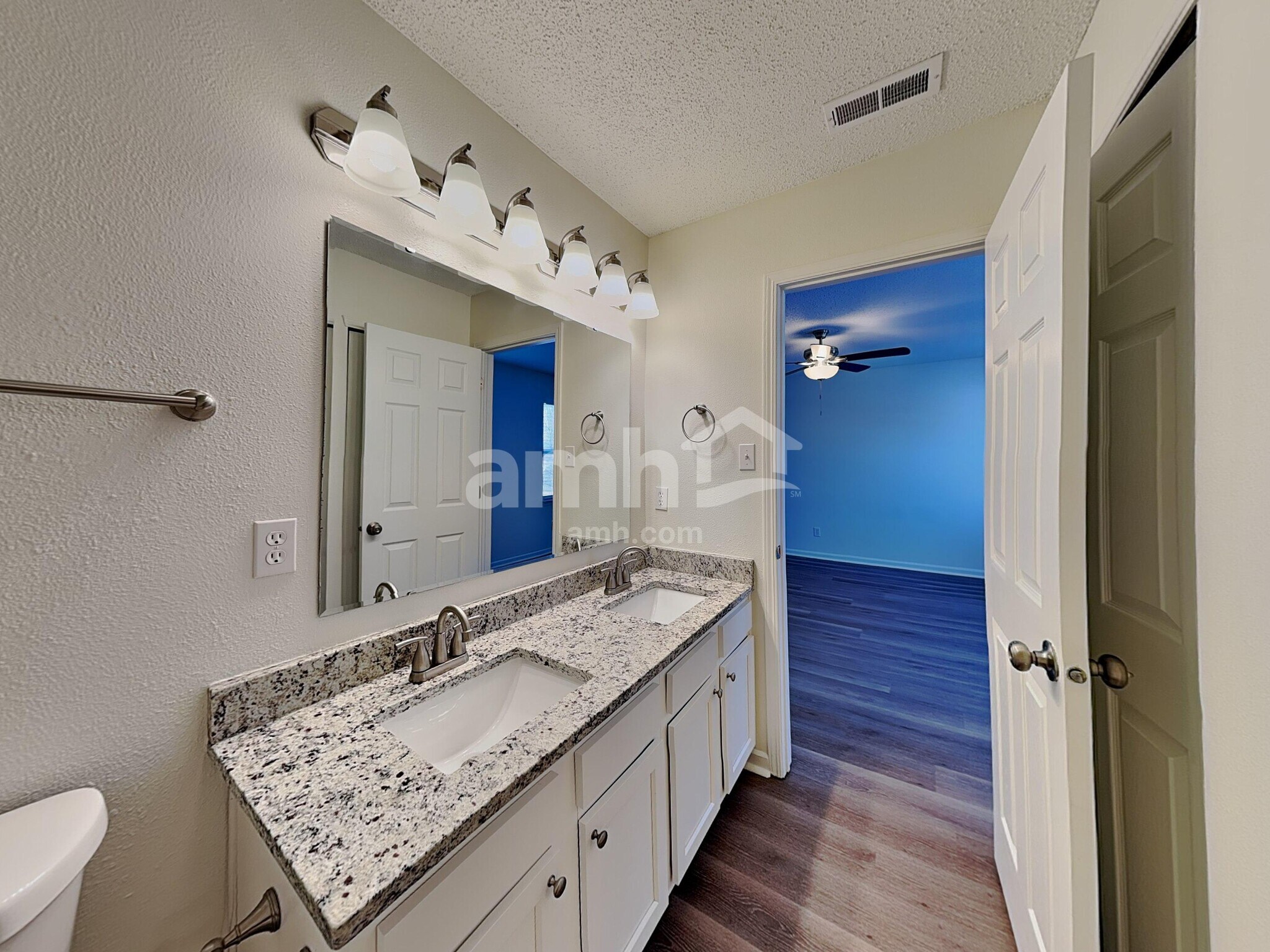 Building Photo - 10275 Holly Berry Cir