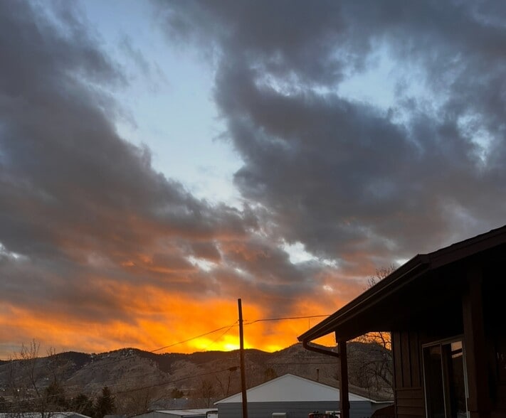 Western sky at sunset - 1547 Secrest Ct