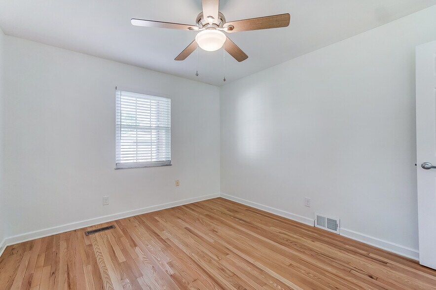 Building Photo - 227 Corona Ave
