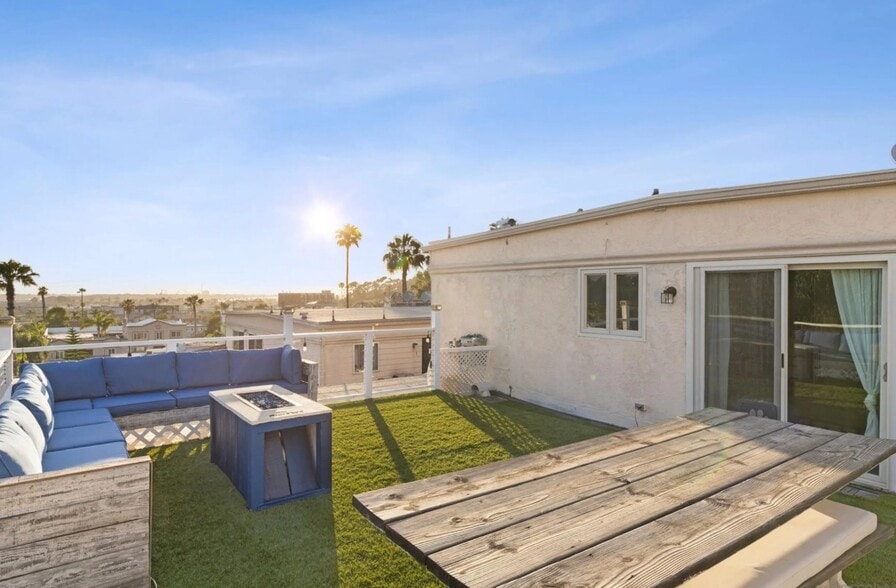 Building Photo - 5810 Riley St