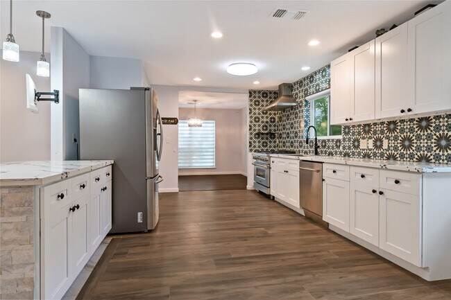 Building Photo - 12018 Beinhorn Dr