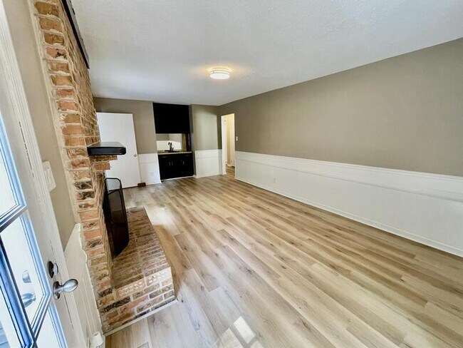 Building Photo - 13004 Astalot Dr SE