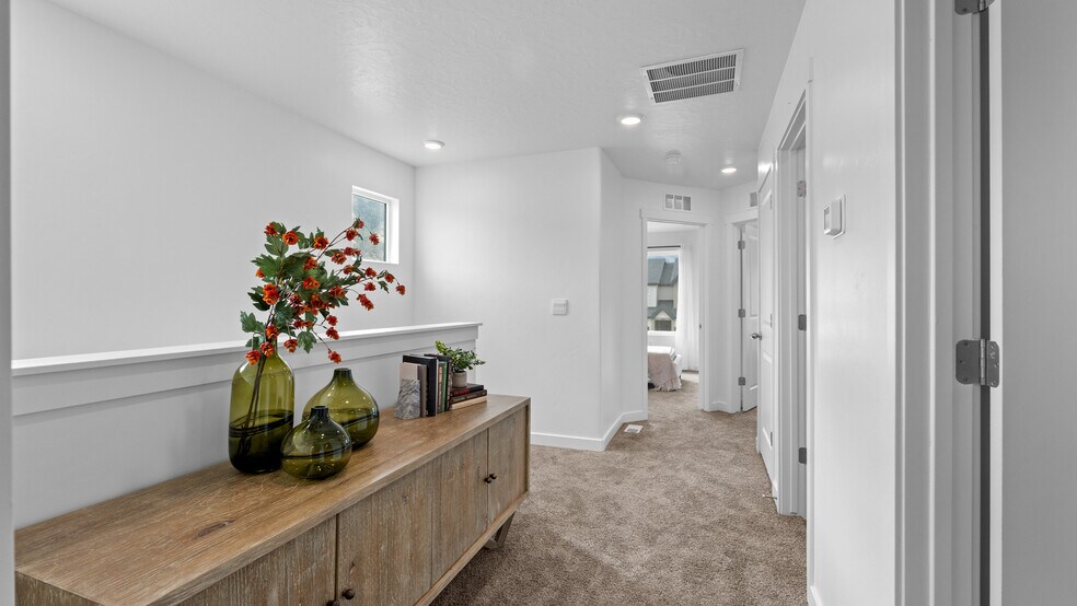 Building Photo - 1505 E 720 N