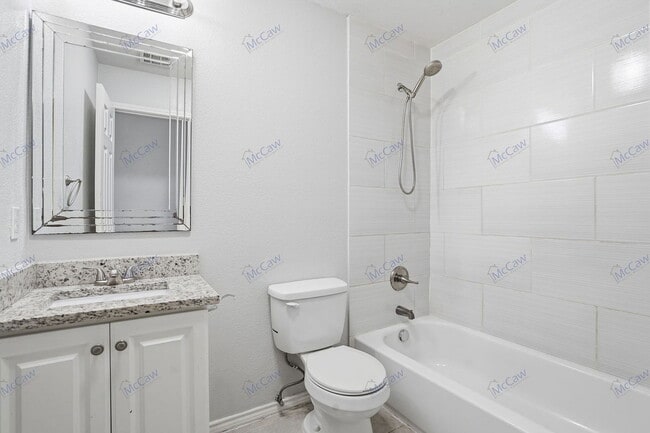 Building Photo - 508 W Lone Star Ave