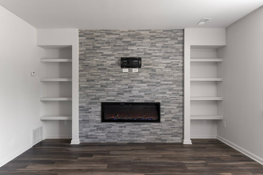 Building Photo - North Park Townhomes