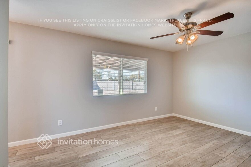 Building Photo - 1213 E El Parque Dr