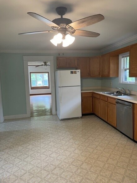 dishwasher and disposal - 215 E Vermilya Ave