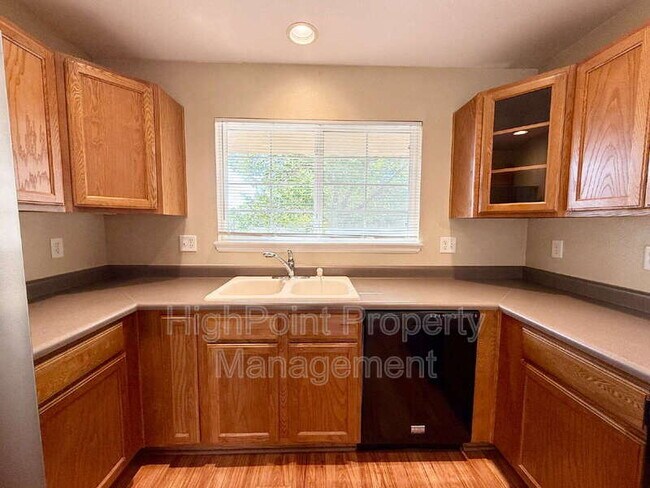 Building Photo - 5187 Pelican St