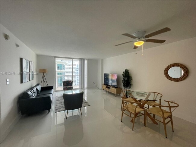Building Photo - 1200 Brickell Bay Dr