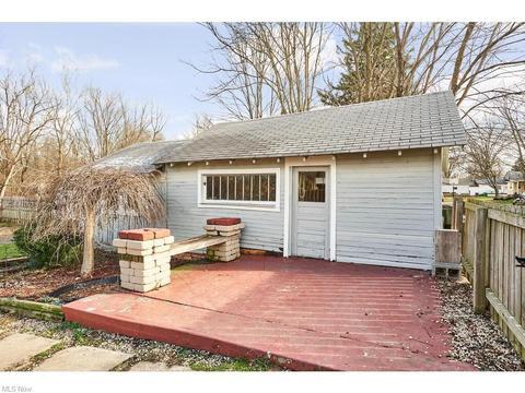 Building Photo - 1879 Greensburg Rd