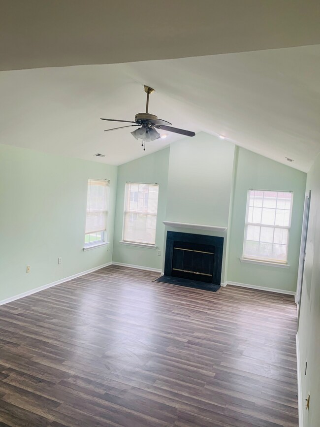 Building Photo - 178 Lackland Ave