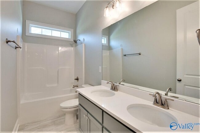 Building Photo - 330 Merrydale Dr