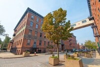 Building Photo - 227 Christopher Columbus Dr
