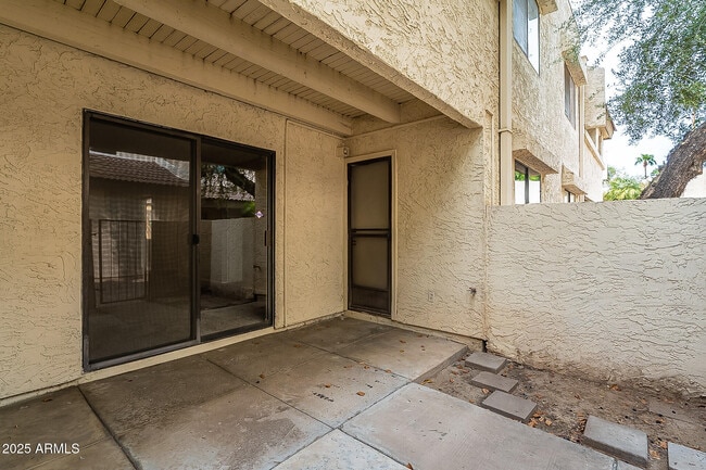 Building Photo - 11026 N 28th Dr