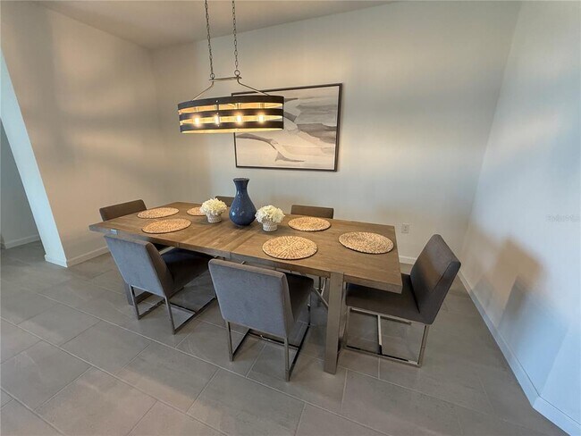 Building Photo - 1165 Lakeshore Breeze Pl