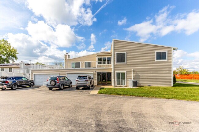 Primary Photo - 2254 N Baldwin Way
