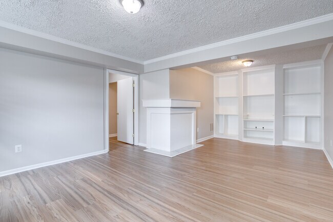 Building Photo - 4685 Forestdale Dr