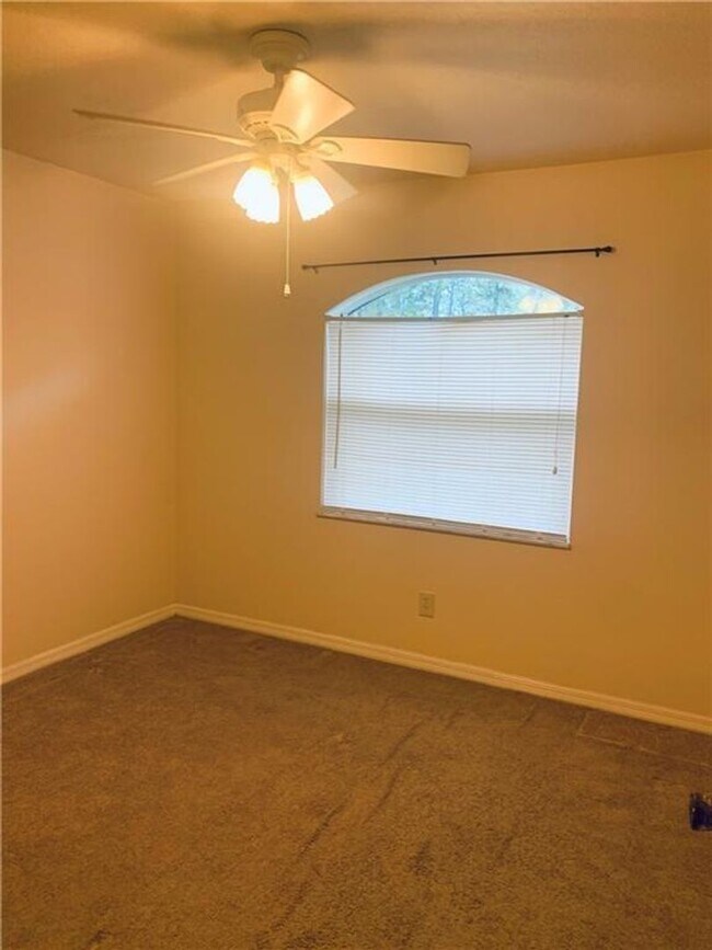 Building Photo - Charming 2-Bed, 2-Bath Home with Garage & Storage – Apply Today!