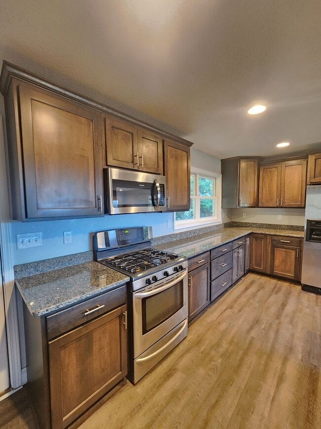 Building Photo - Well Maintained Swannanoa Rental! 2 BEDROOM/2 BATHROOM + BONUS ROOM