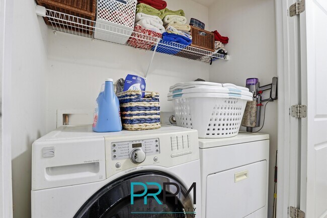 Building Photo - 249 Elmhaven Dr