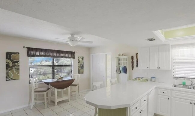 Building Photo - 1835 Beach Pky