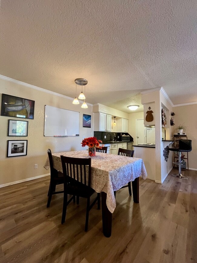 Building Photo - 3200 W Britton Rd