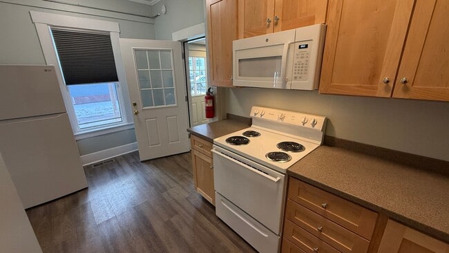 Building Photo - 36 Wakefield St