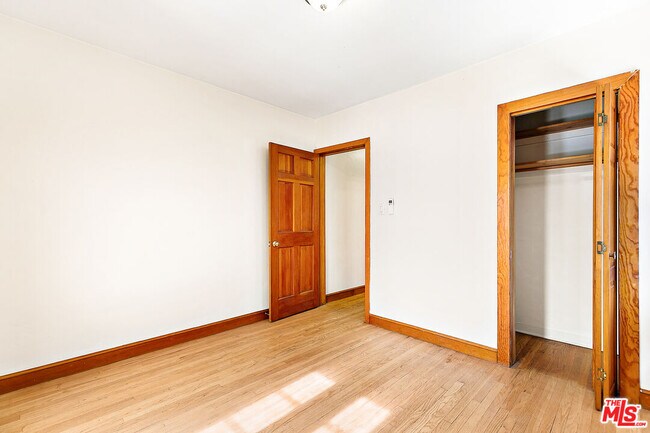 Building Photo - 4171 Kraft Ave
