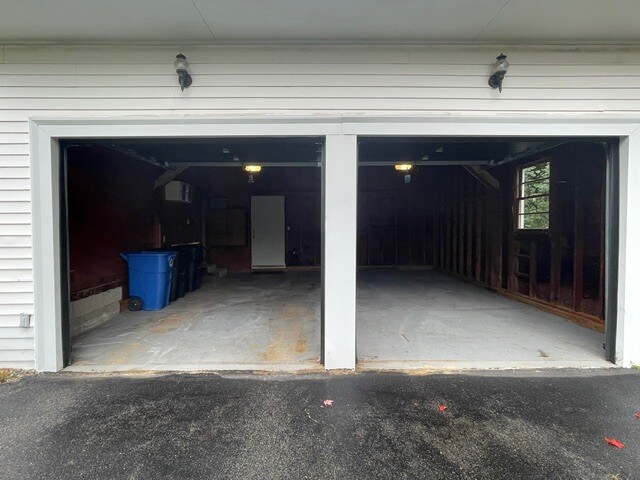 Building Photo - 10 Squanto Rd