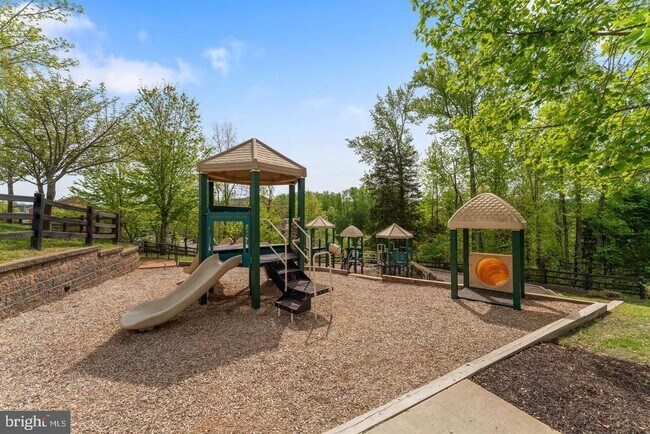 Building Photo - 2805 Medstead Ln