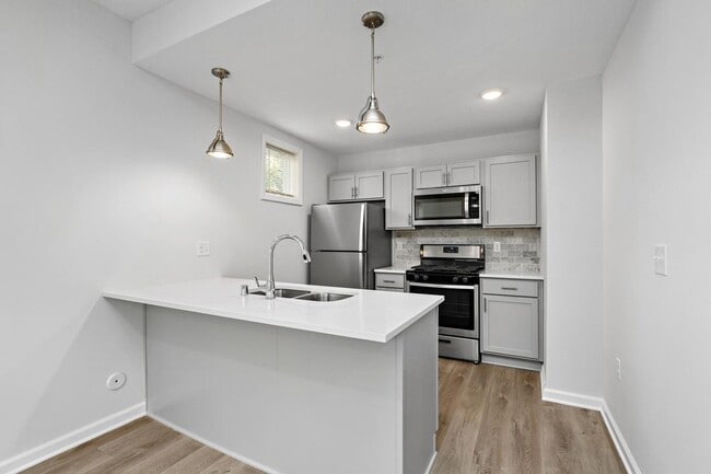 Building Photo - 2109 Aldrich Ave S