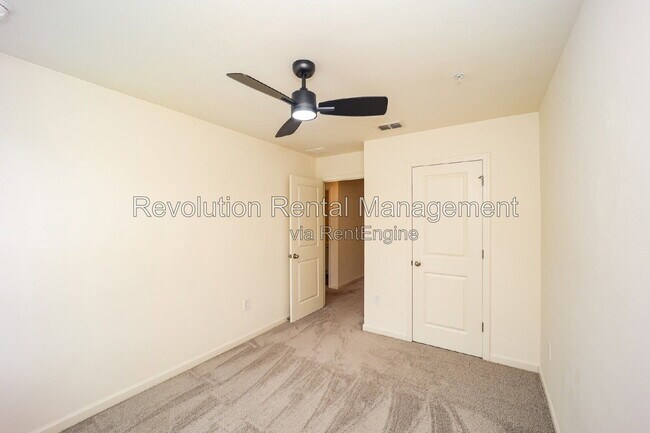 Building Photo - 544 Magnolia Cir