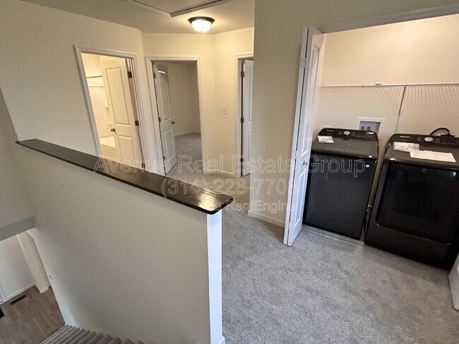 Building Photo - 6 Snowdrop Ct