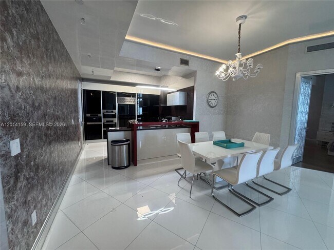 Building Photo - 15901 Collins Ave