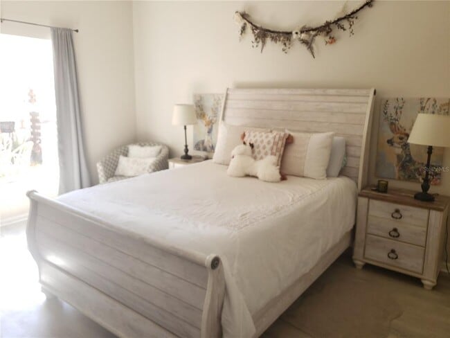 Building Photo - 16530 Cedar Crest Dr