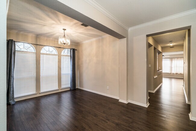 Building Photo - 5452 Lake Powell Dr